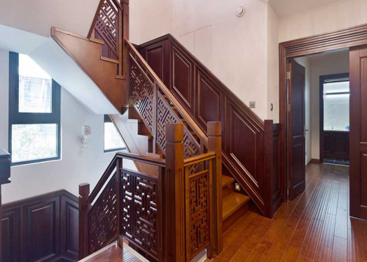 中式風格樓梯裝修效果圖，充滿典雅古韻的樓梯設計!